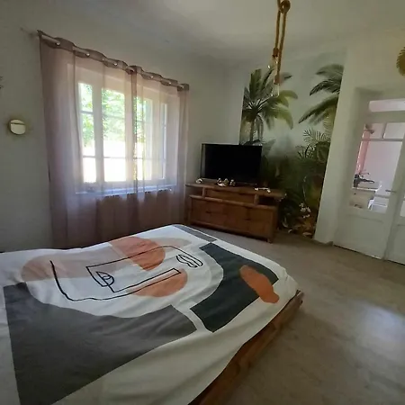 Maison Chaleureuse Holiday home Saint-Quentin-la-Poterie