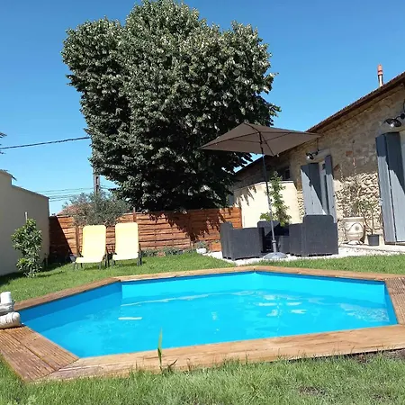 Holiday home Maison Chaleureuse Saint-Quentin-la-Poterie